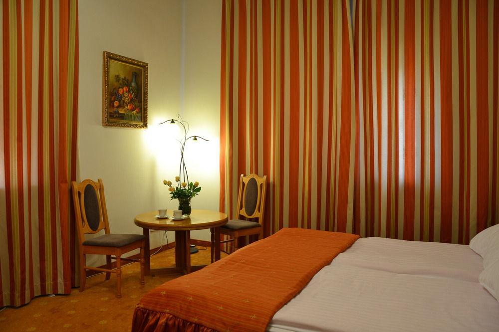 Karat Bed & Breakfast Warsaw Luaran gambar